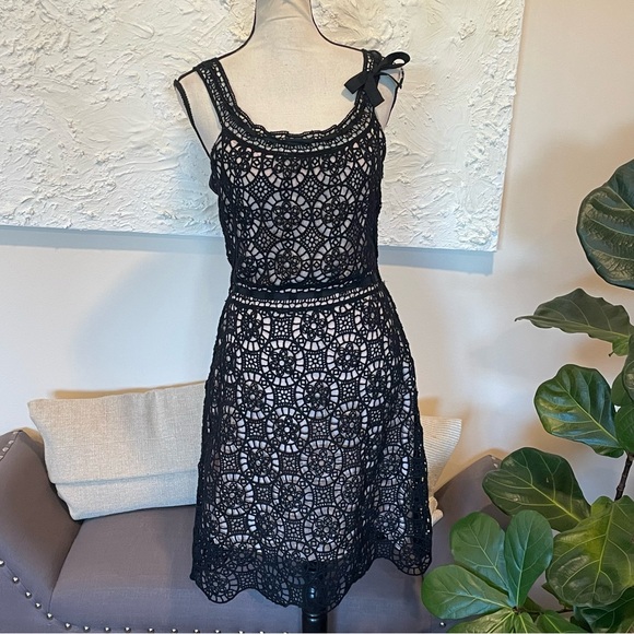 Christian Dior Black Wool Silk Lace Crochet Beige Lining Dress Sz F 40 36 US 8 - Picture 1 of 11